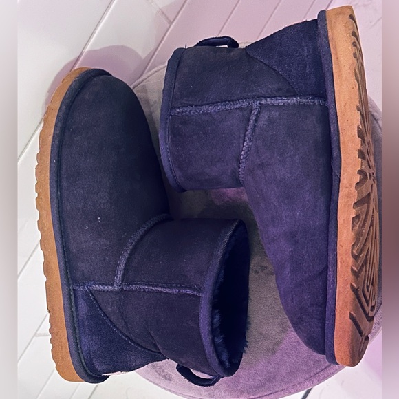 UGG classic mini 2 Navy suede sheepskin water resistant Y2K throwback - Picture 2 of 13